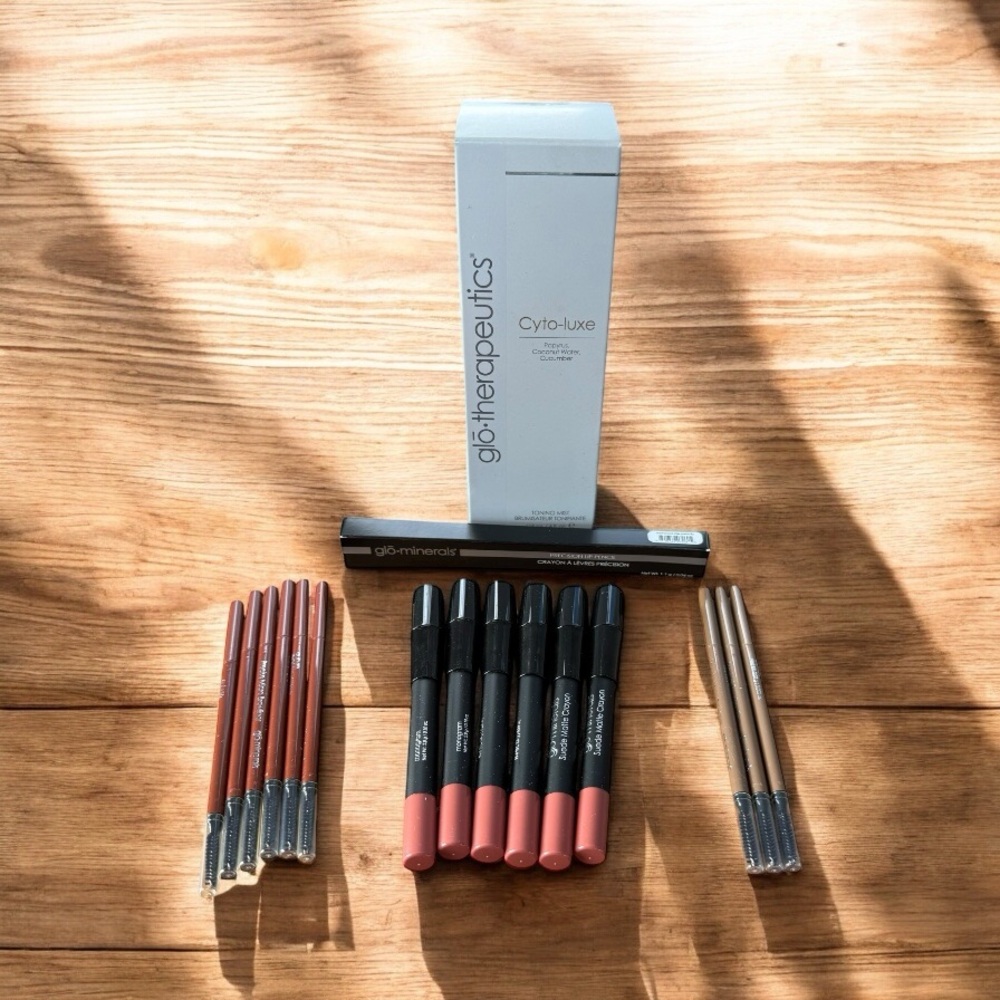 GLO SKIN BEAUTY COSMETICS BUNDLE - SUEDE CRAYONS, BROW/ LIP PENCILS  (LOT #6)
